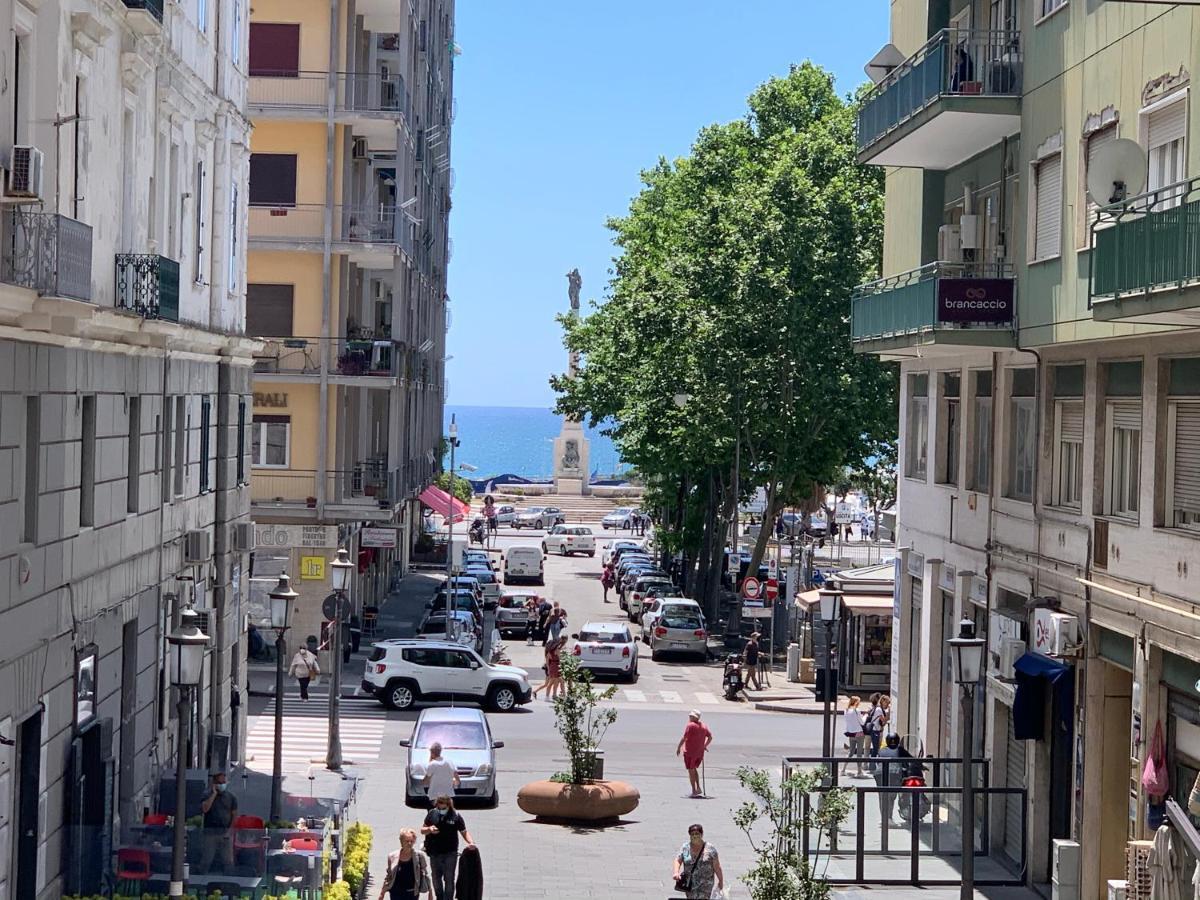 Civico Cinque Home Luxury Apartment Salerno Bagian luar foto