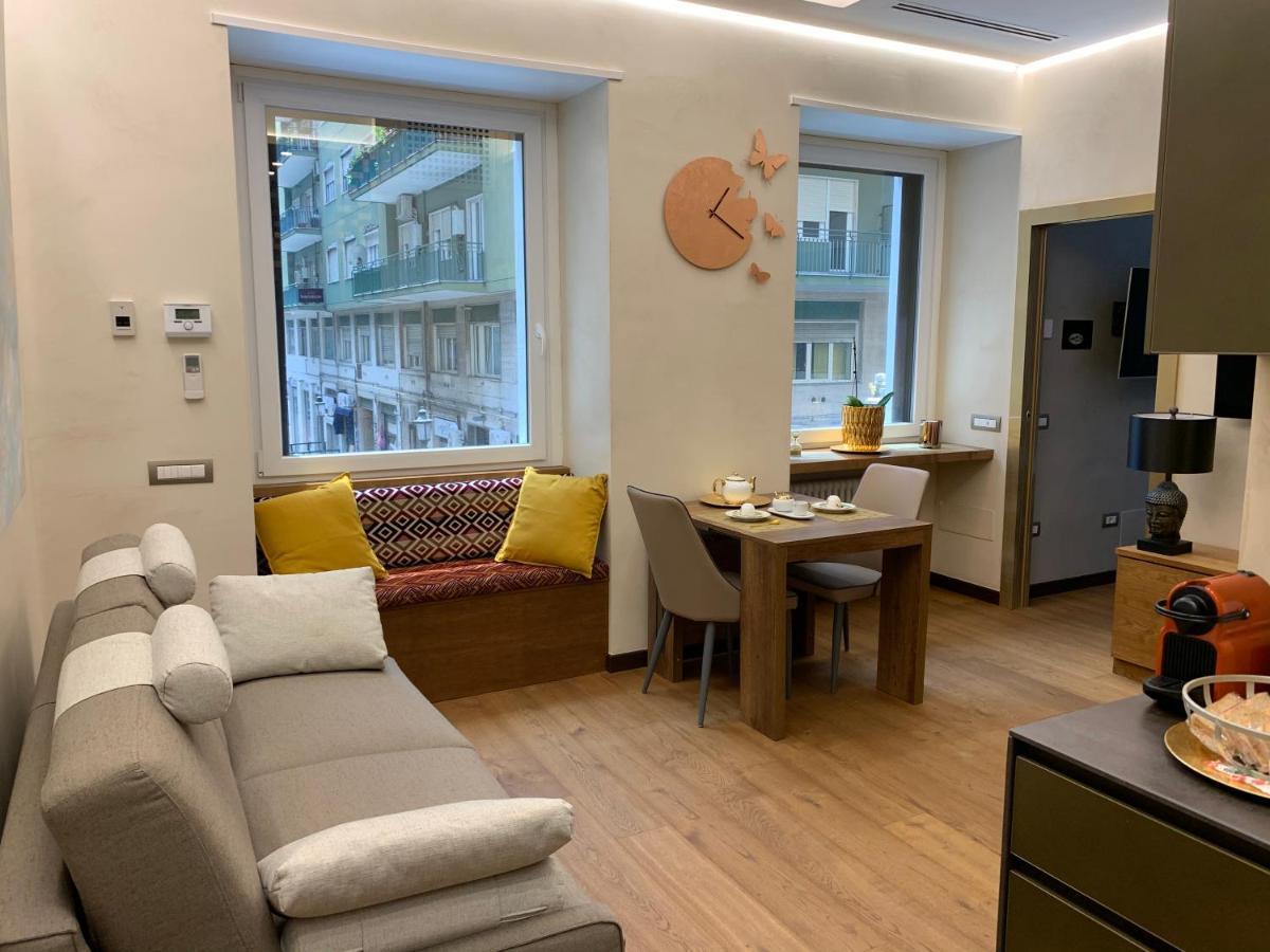 Civico Cinque Home Luxury Apartment Salerno Bagian luar foto