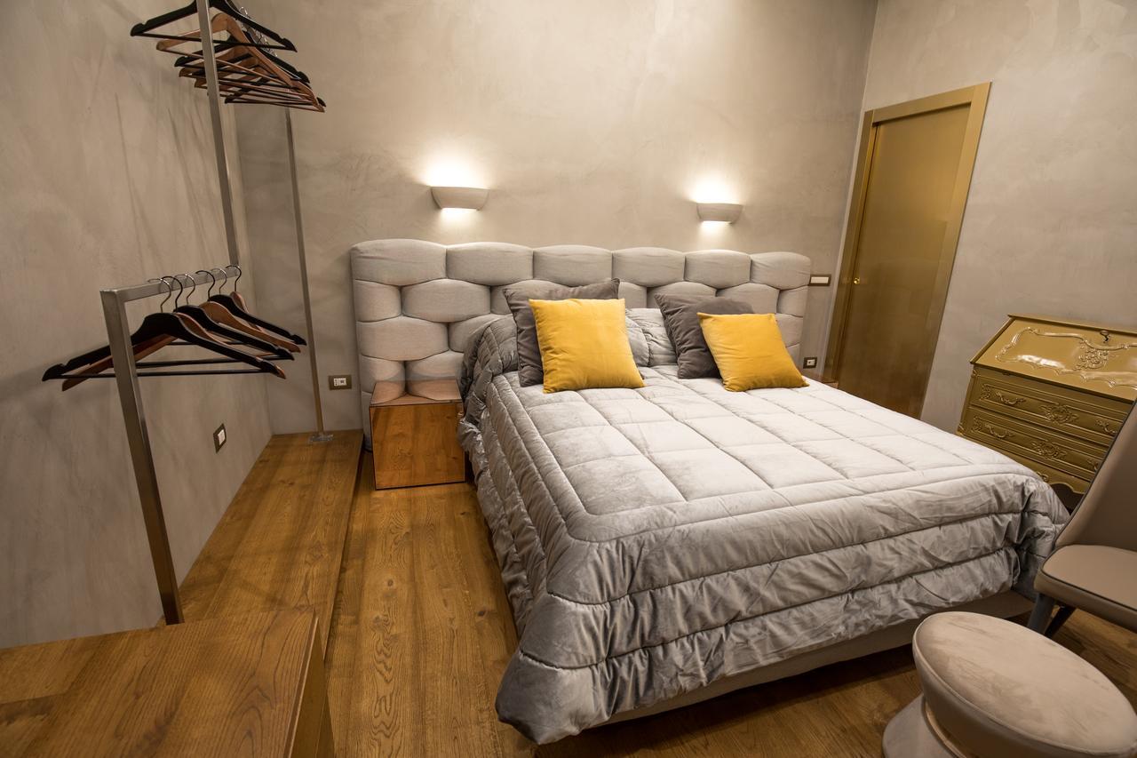 Civico Cinque Home Luxury Apartment Salerno Bagian luar foto